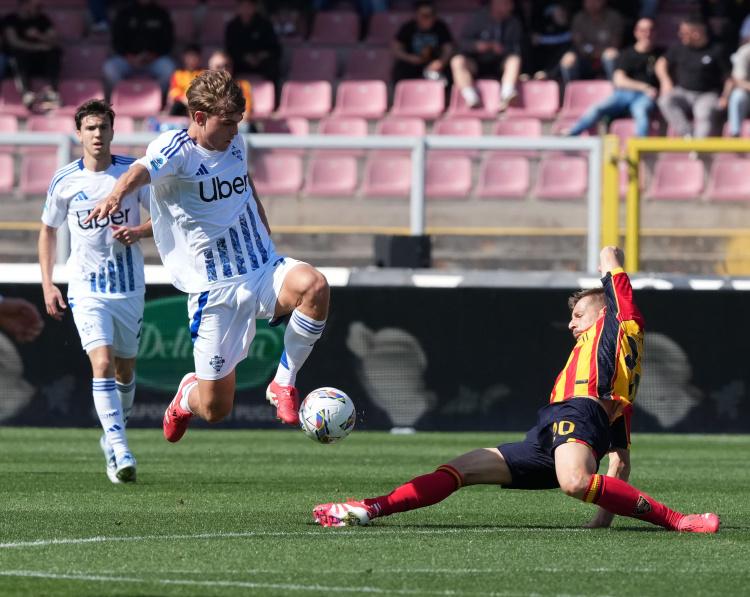 斯卡洛尼说, 这里的口音, 一场不落 斯卡洛尼说, 这里的口音, 一场不落